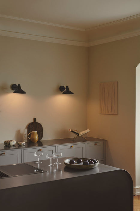 Darci Short Wall Light Black - 2320221003
