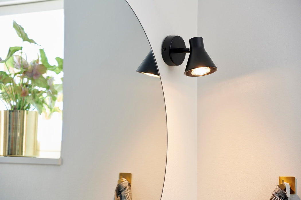 Eik Wall Light Black - 45761003