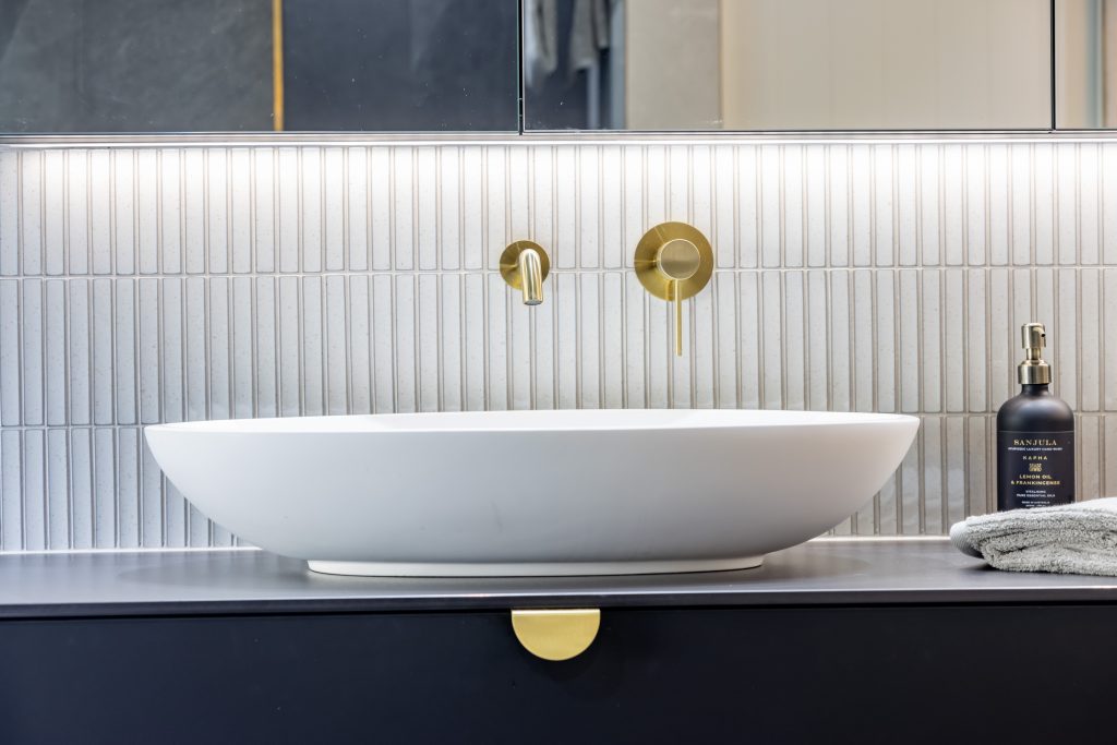 VALENTINA - Above Counter Basin - PB3006